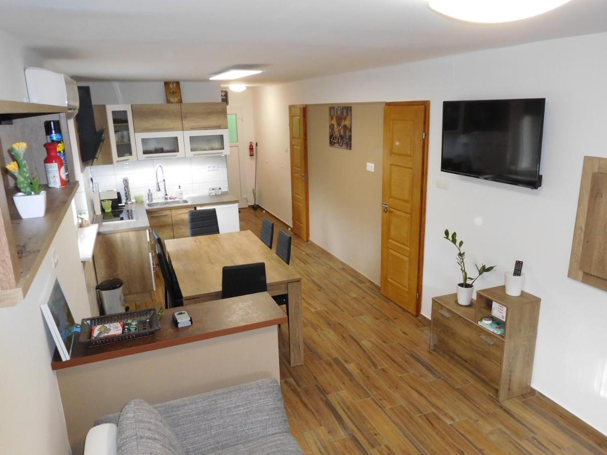 Orosháza Golden Apartman מראה חיצוני תמונה