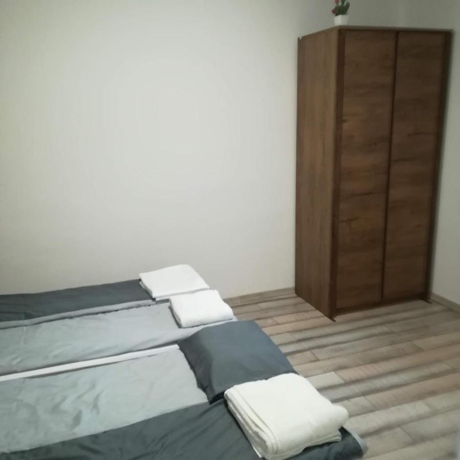 Orosháza Golden Apartman מראה חיצוני תמונה