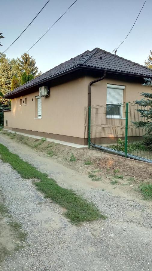 Orosháza Golden Apartman מראה חיצוני תמונה