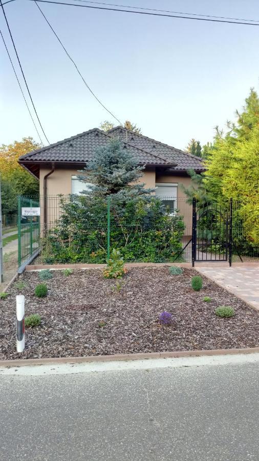 Orosháza Golden Apartman מראה חיצוני תמונה