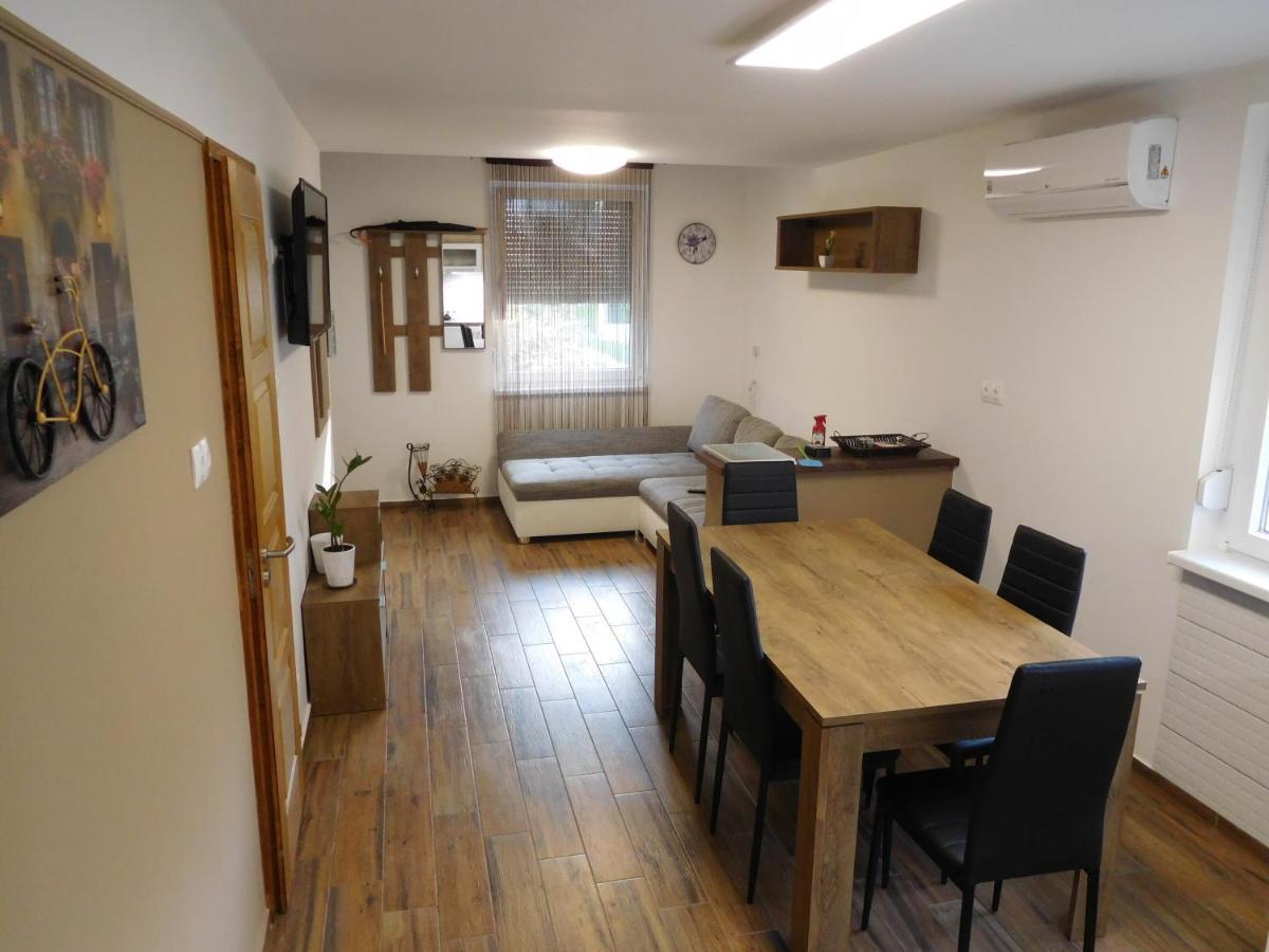 Orosháza Golden Apartman מראה חיצוני תמונה