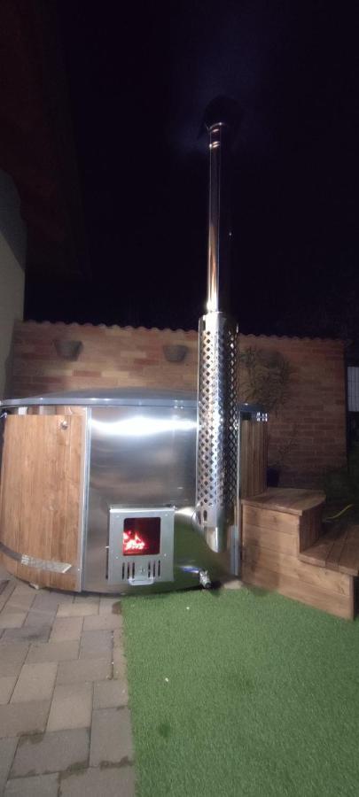 Orosháza Golden Apartman מראה חיצוני תמונה